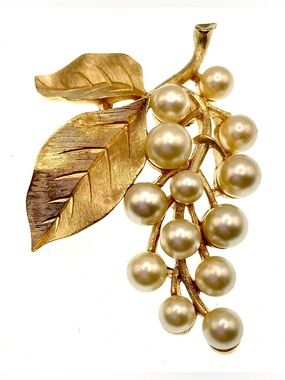 Vintage Crown Trifari Faux Pearl Leaf Spray Brooch Gold Tone Pin Mid Century